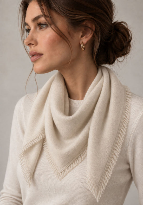 Women’s wool and cashmere scarf with fringing, ecru