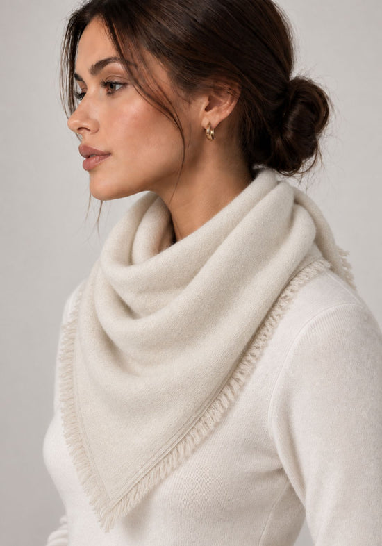 Women’s wool and cashmere scarf with fringing, ecru