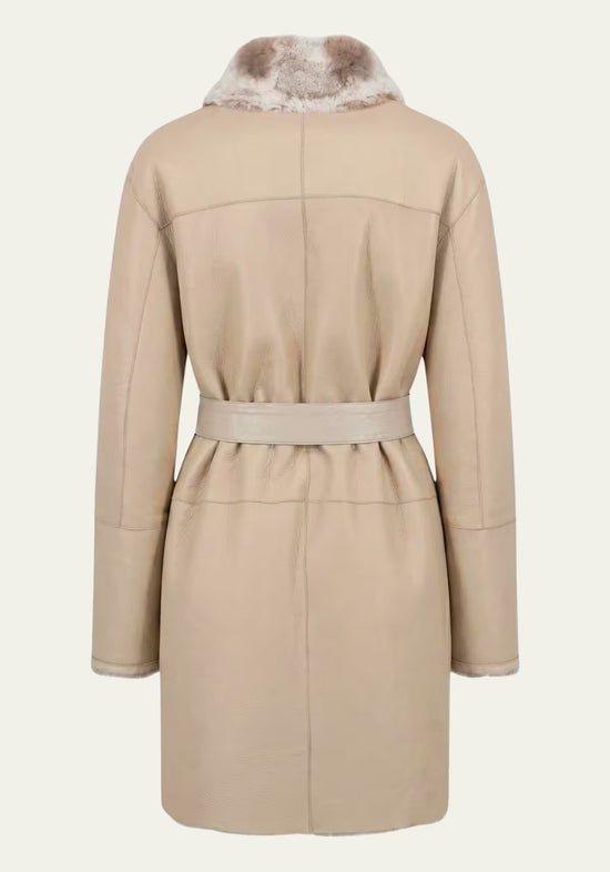 Exklusiver Merino Shearling Wendemantel Taupe-Beige – Zwei Luxus-Looks in einem