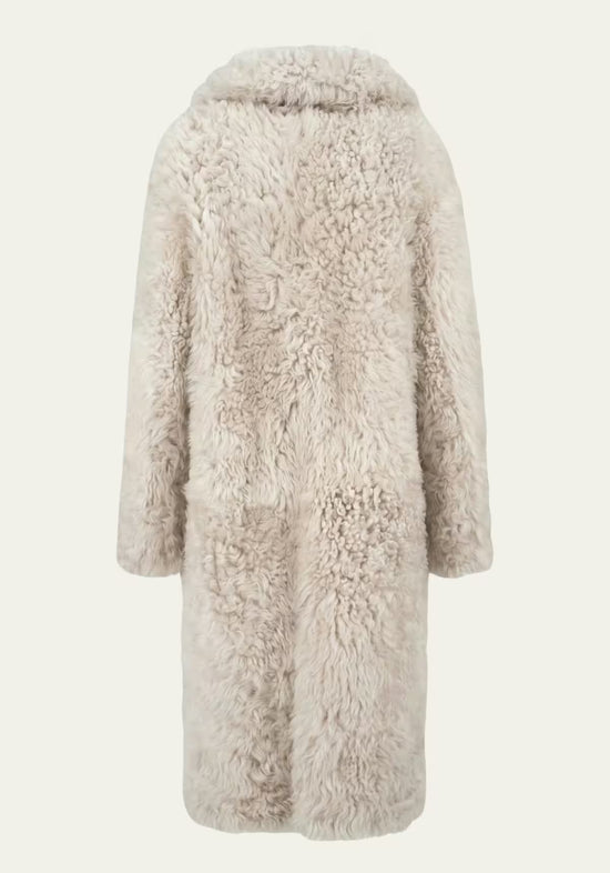 Curly Lammfellmantel Creme-Beige – Damen Luxusmantel Modell 1036