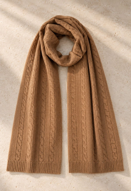 Knitted scarf made from merino wool and camel-coloured cashmere