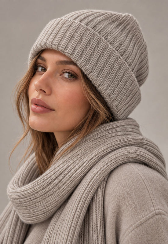 Daily Women’s Knitwear Set – Beanie &amp; Scarf in 100% Camel Merino Wool