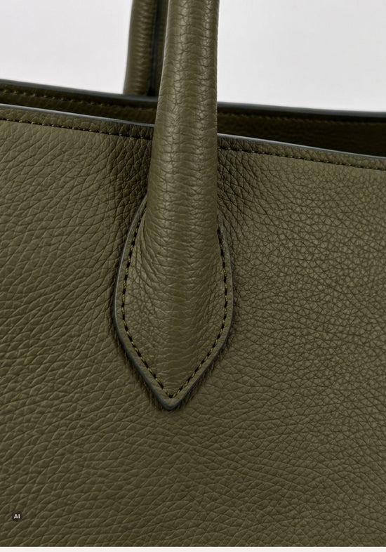 Damen-Henkeltasche aus genarbtem Leder Olivgrün