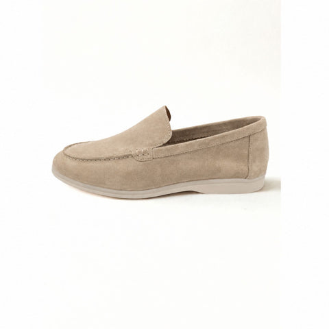 Men's loafers in beige calf suede shown in side view on a white background.