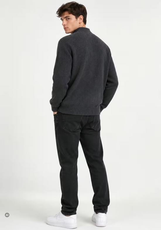 Back view of the men's merino wool pullover in anthracite, worn with a regular fit.