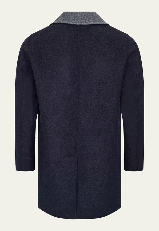 Back view of the men's wool coat in cashmere and wool, dark blue, with grey collar.